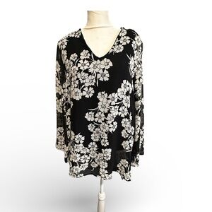 Vince camuto floral top size S NWOT